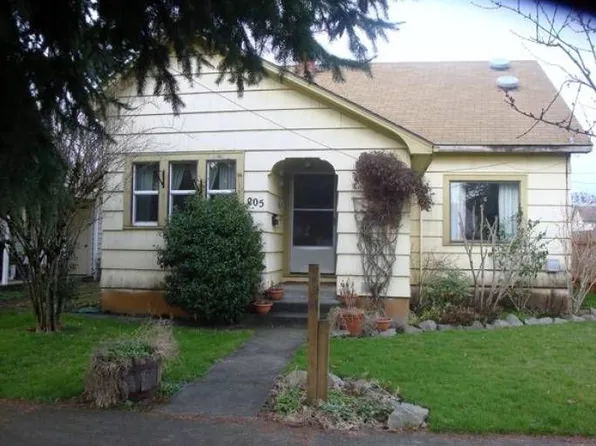 205 E 3rd St, Newberg, OR 97132