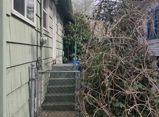 5324 8th Ave NE UNIT B, Seattle, WA 98105