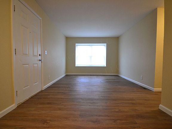 5th image of 616 Evergreen St #17