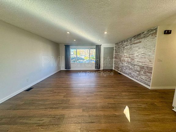 4th image of 670 NE 22nd St