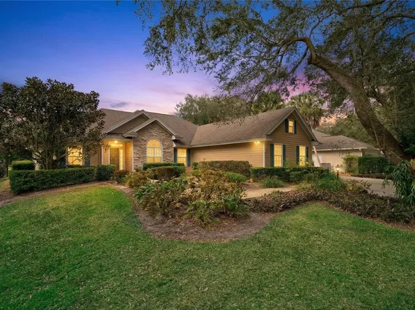 137 SW 38th Ct, Vero Beach, FL 32968