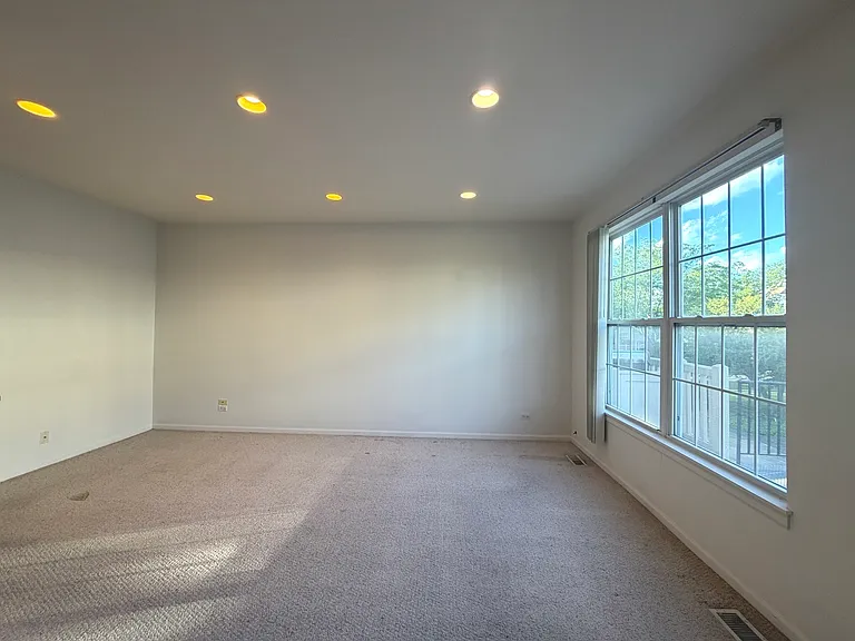 1129 Georgetown Way — Photo 7