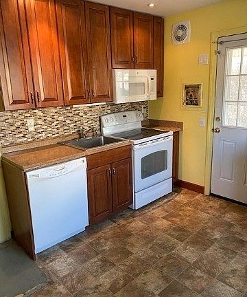 4th image of 36 Cliff Ln