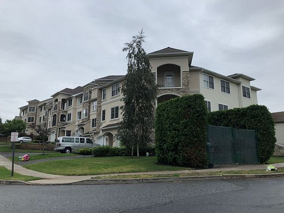3rd image of 207 Bates Dr