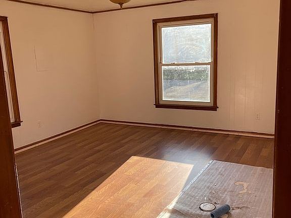 5th image of 144 Lord St #2