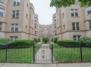 7447 N Claremont Ave APT 3F, Chicago, IL 60645