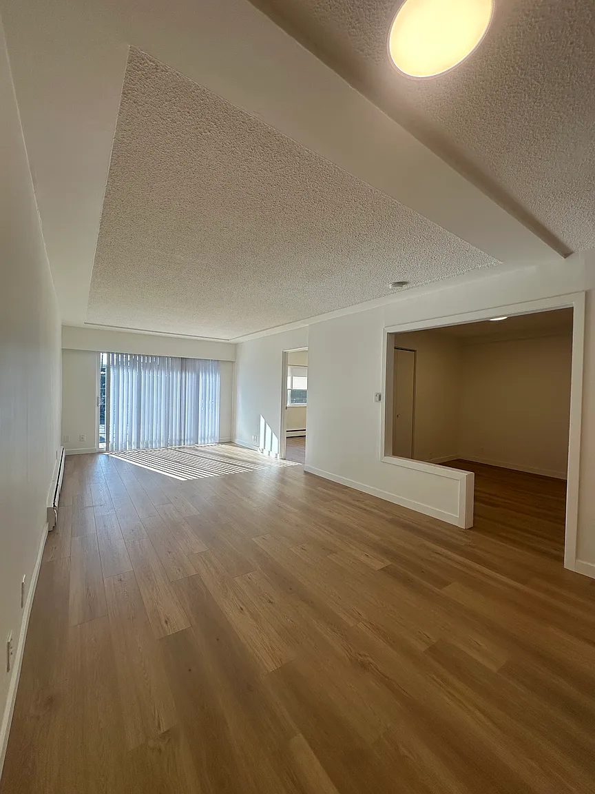 2228 Franklin St #212 photo 1