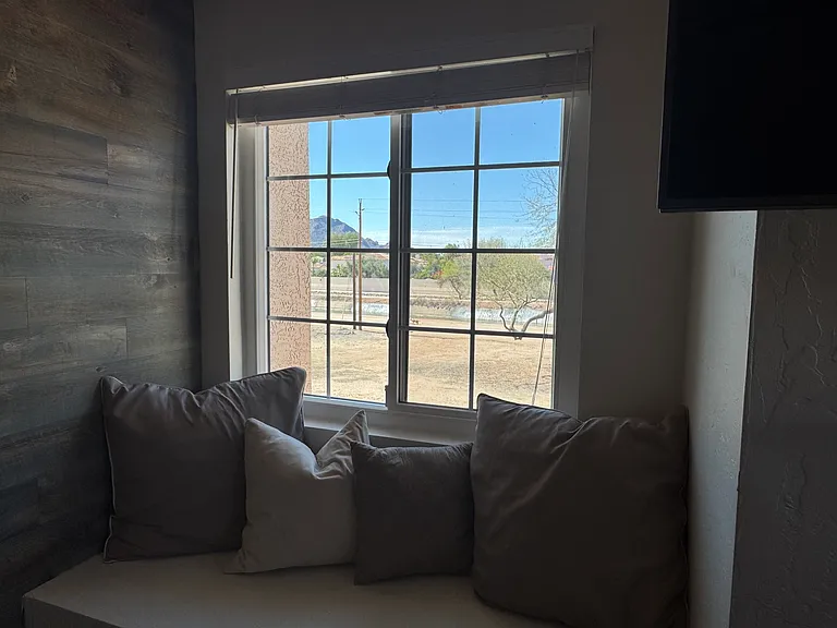 Guest bedroom seating area, Camelback Mountain