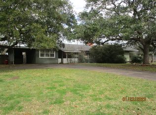 1530 W Broad St, Freeport, TX 77541