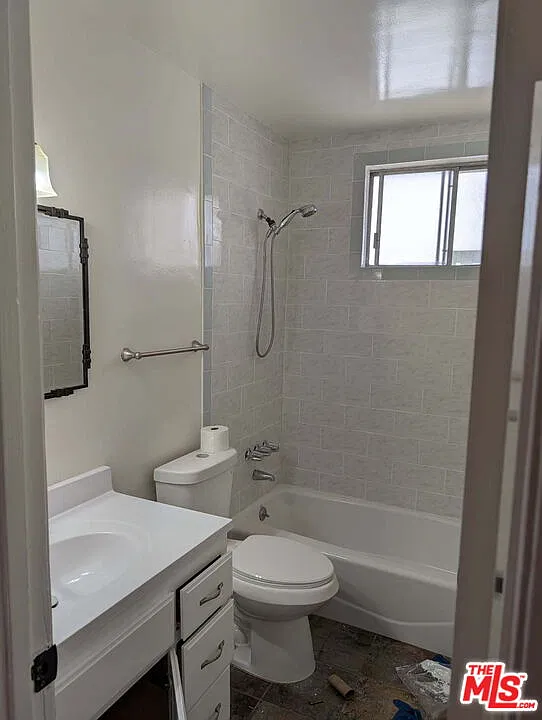 2 bed, 1.5 bath, 960 sqft, $3,700 — Photo 3