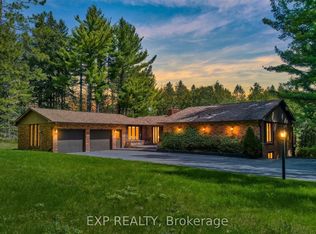 7985 Cedarbrook Trl, Whitby, ON L1M1L9