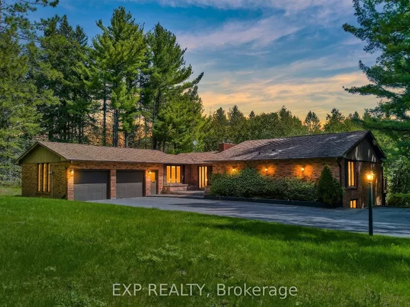 7985 Cedarbrook Trl, Whitby, ON L1M 1L9