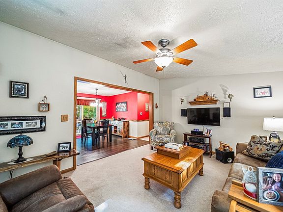 4th image of 9814 Smith St