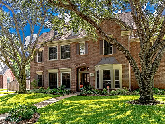 2nd image of 3211 Beachwater Dr