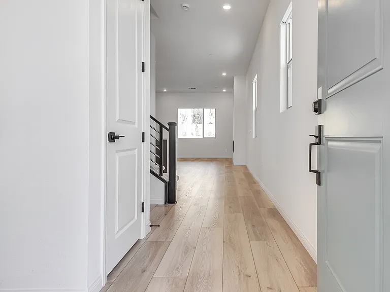1609 Crested Eagle St — Photo 5
