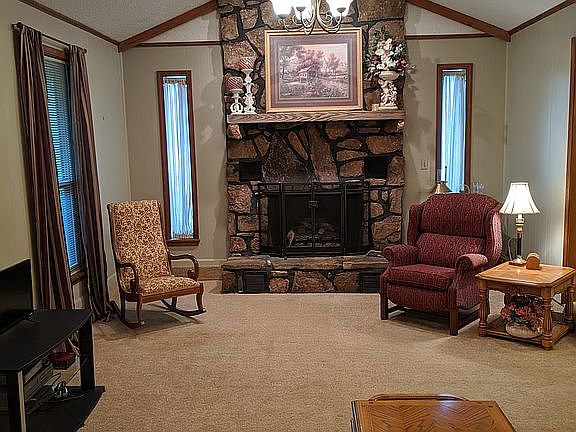 3rd image of 7906 S Pinewood Dr