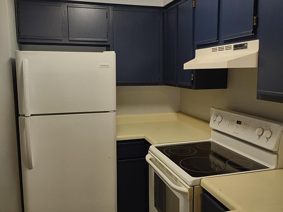 4th image of 307 Eagle Ct #307