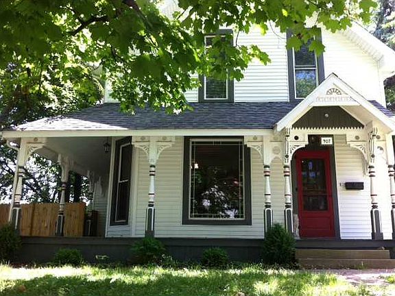 3rd image of 907 W Wabash Ave