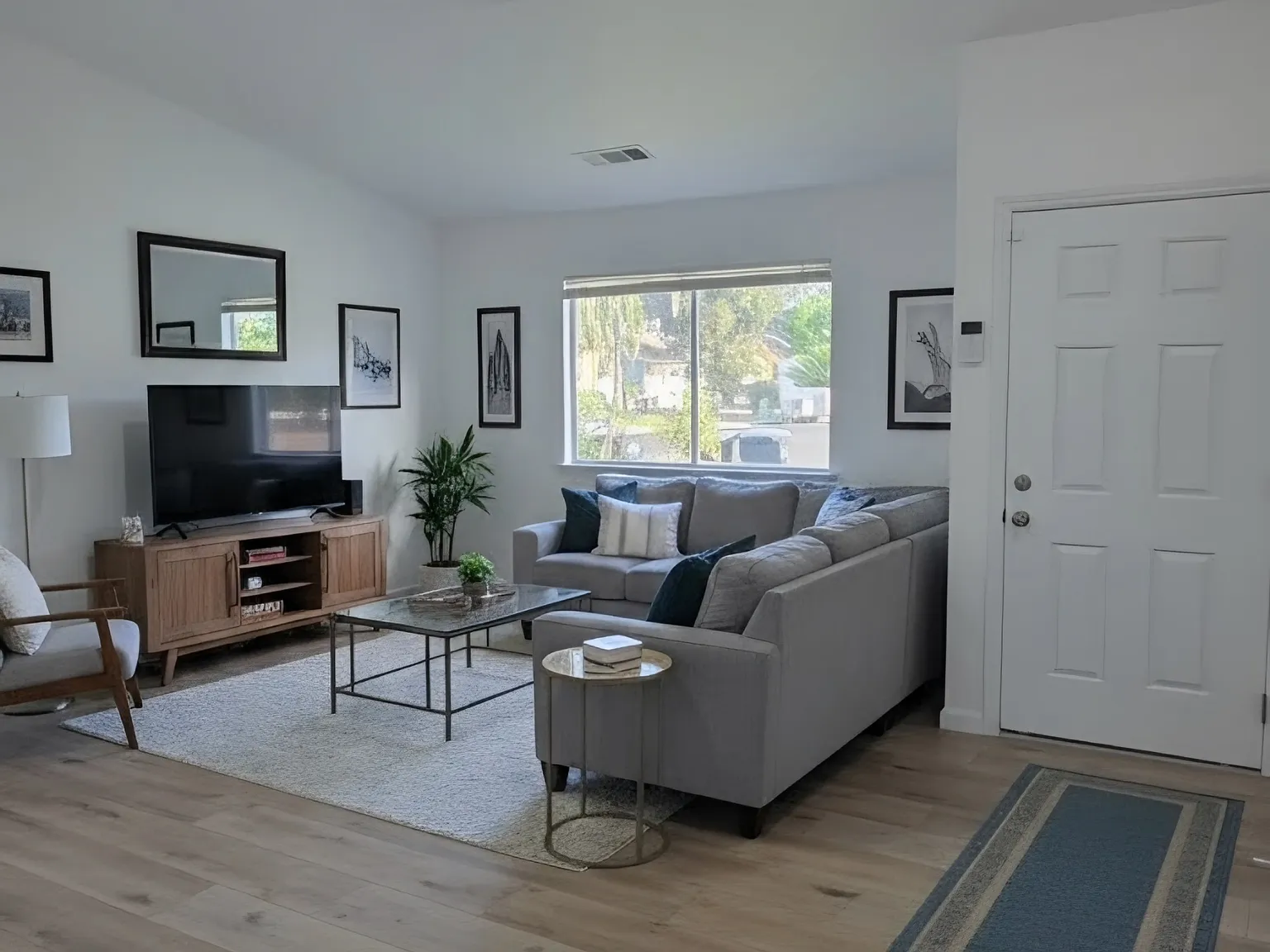 S Bollinger Ct, Visalia — Photo 4