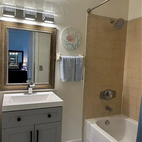 1005 SW 48th Ter #7 — Photo 12