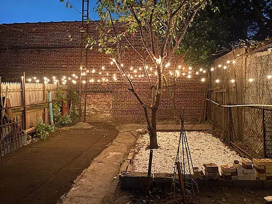 Rented by The Hamilton Group | media 18