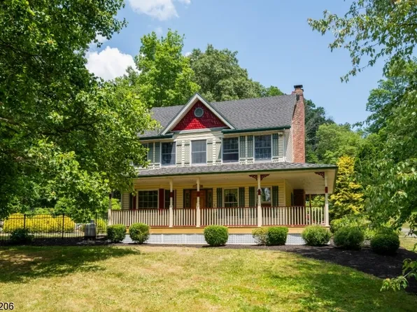 48 Rutherford Dr, White Twp., NJ 07823