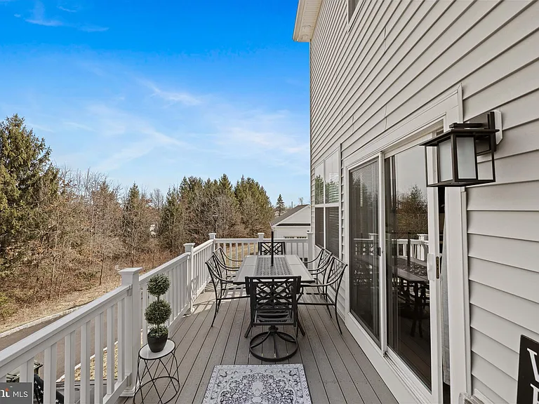 4830 Franklin Cir — Photo 3