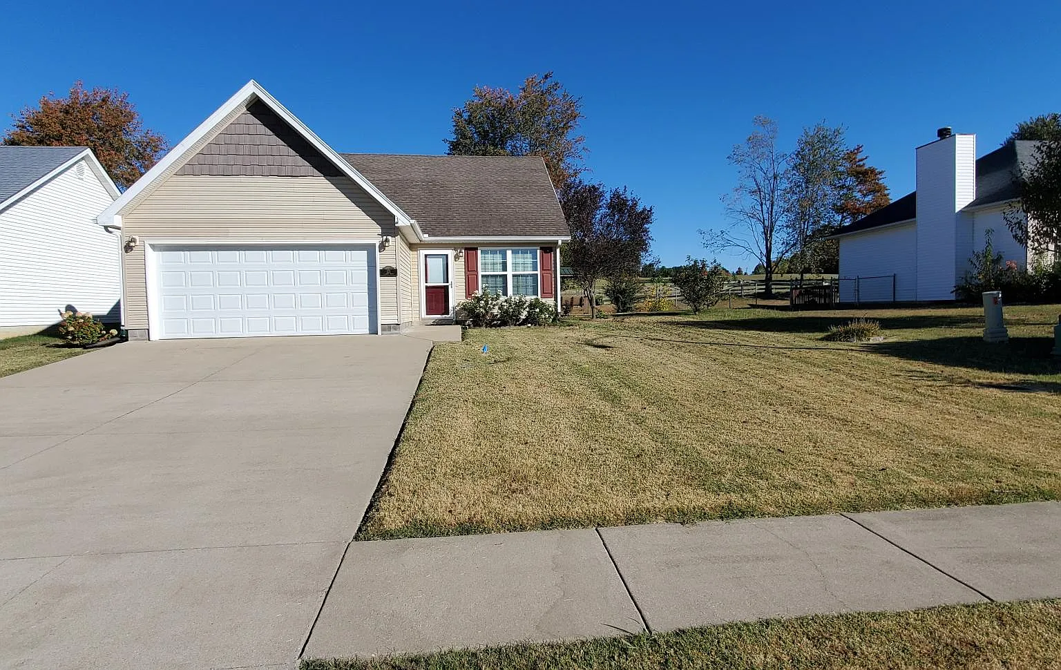 3 bed, 1219 sqft, $1,875 — Photo 1