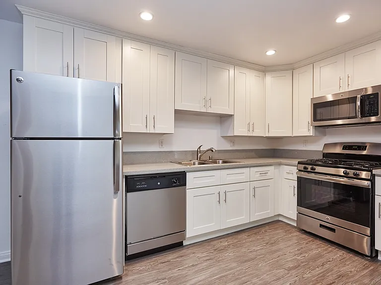Ariel Court Apts — Photo 7