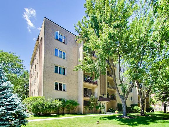 3rd image of 6430 W Belle Plaine Ave APT 209