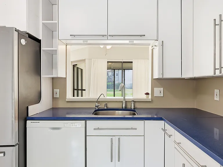 3242 Perimeter Dr — Photo 7
