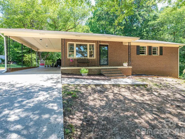 636 Poplar Dr, Shelby, NC 28152