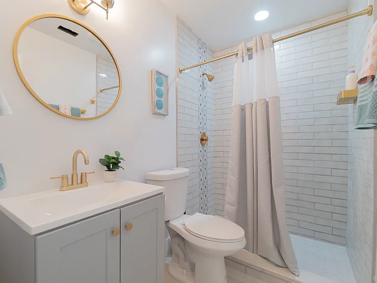 1332 Longwood St #1 — Photo 23