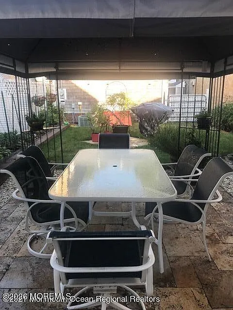 3 bed, 3.5 bath, 604 sqft, $5,250 — Photo 3