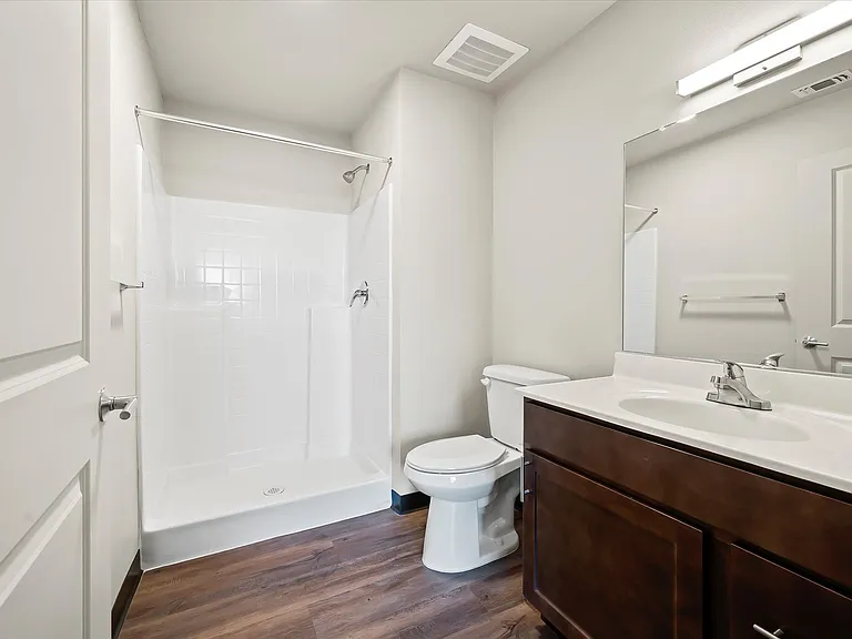 Lynne Village Apartments — Photo 48