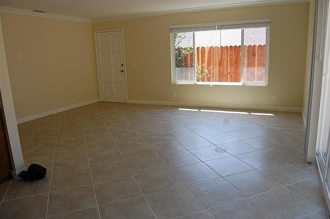 1st image of 419-21 Shirley Dr
