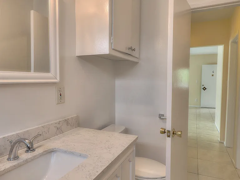 4808 Riverton Ave #6 — Photo 22
