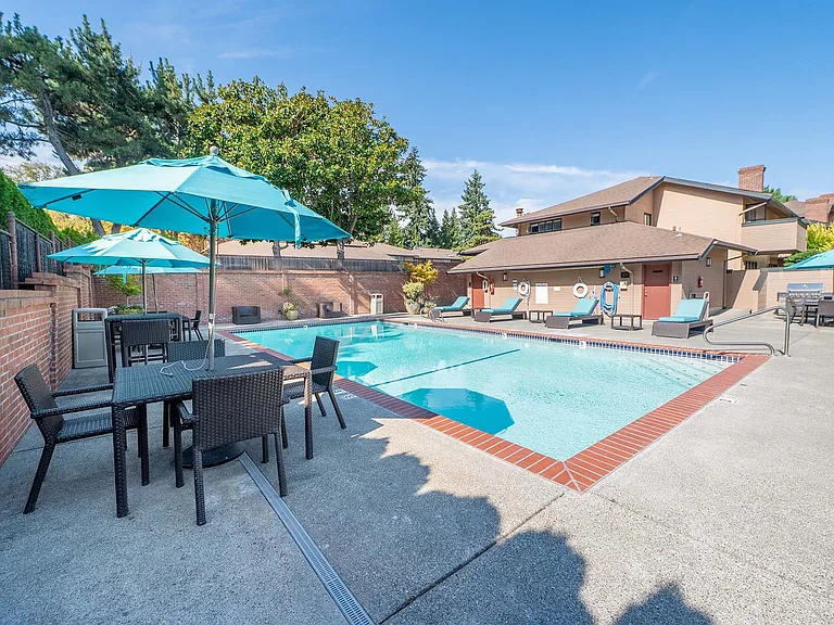 The Regent at Bellevue Way Apartments — Photo 37