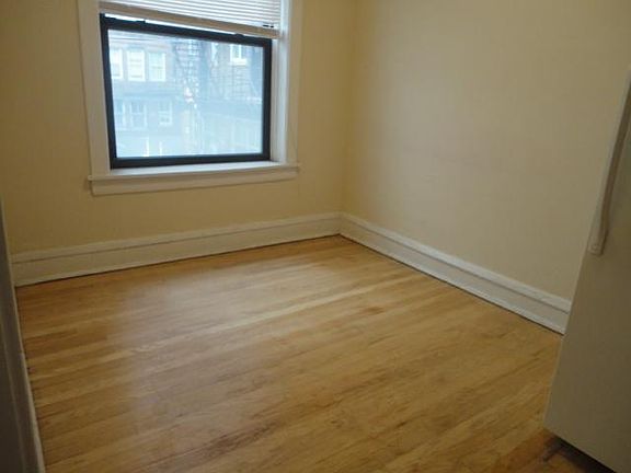 4th image of 516 W Cornelia Ave APT 108