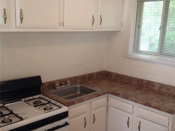 2nd image of 825 15 1/2 St APT 3