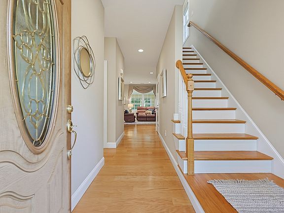 3rd image of 17 Hartland Way