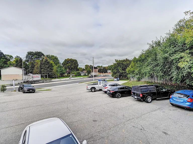 531 Franklin Blvd — Photo 9