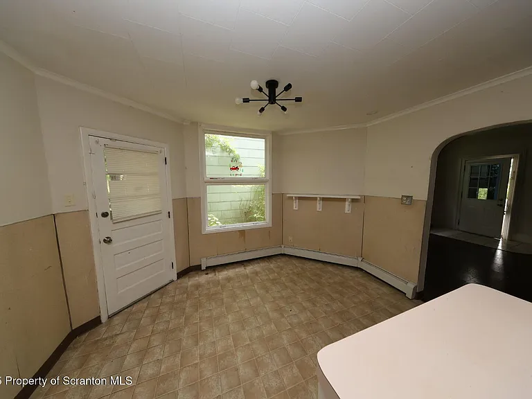 306 S Hyde Park Ave — Photo 6