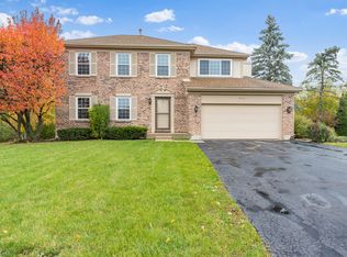 944 Lancaster Ln, Lake Zurich, IL 60047
