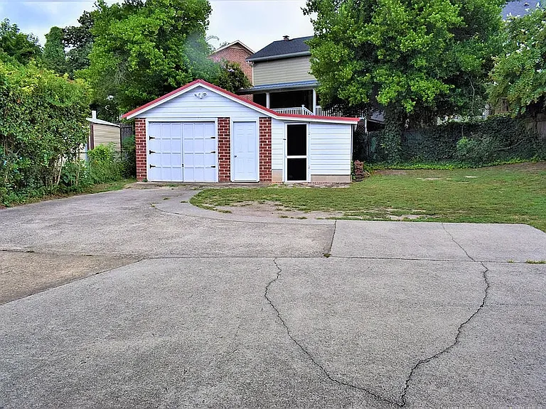 927 Heard Ave — Photo 35