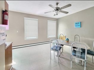 18 Hillside St APT 3, Worcester, MA 01610