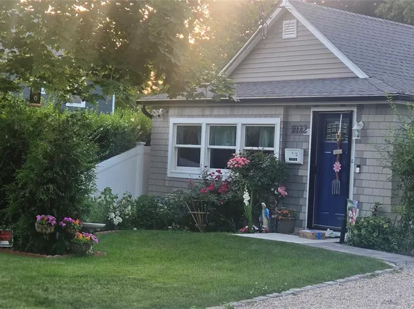 1022 Parkway Street, Riverhead, NY 11901