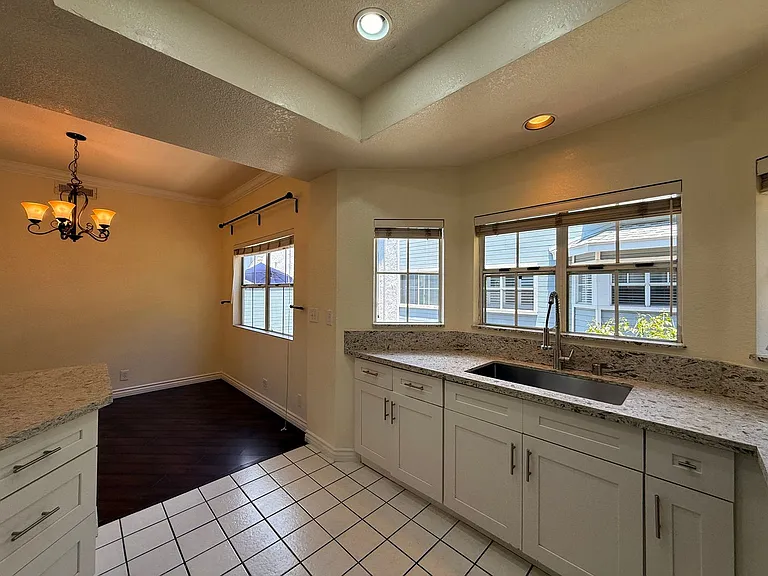 9910 Scripps Vista Way #5 — Photo 8
