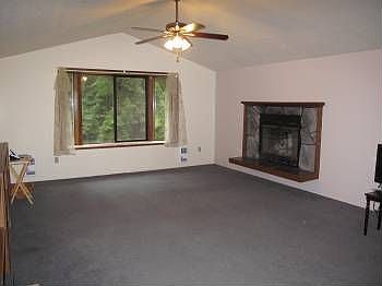 4th image of 20328 Robin Ln NE
