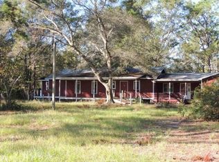 731 Chicora Rd, Waynesville, GA 31566